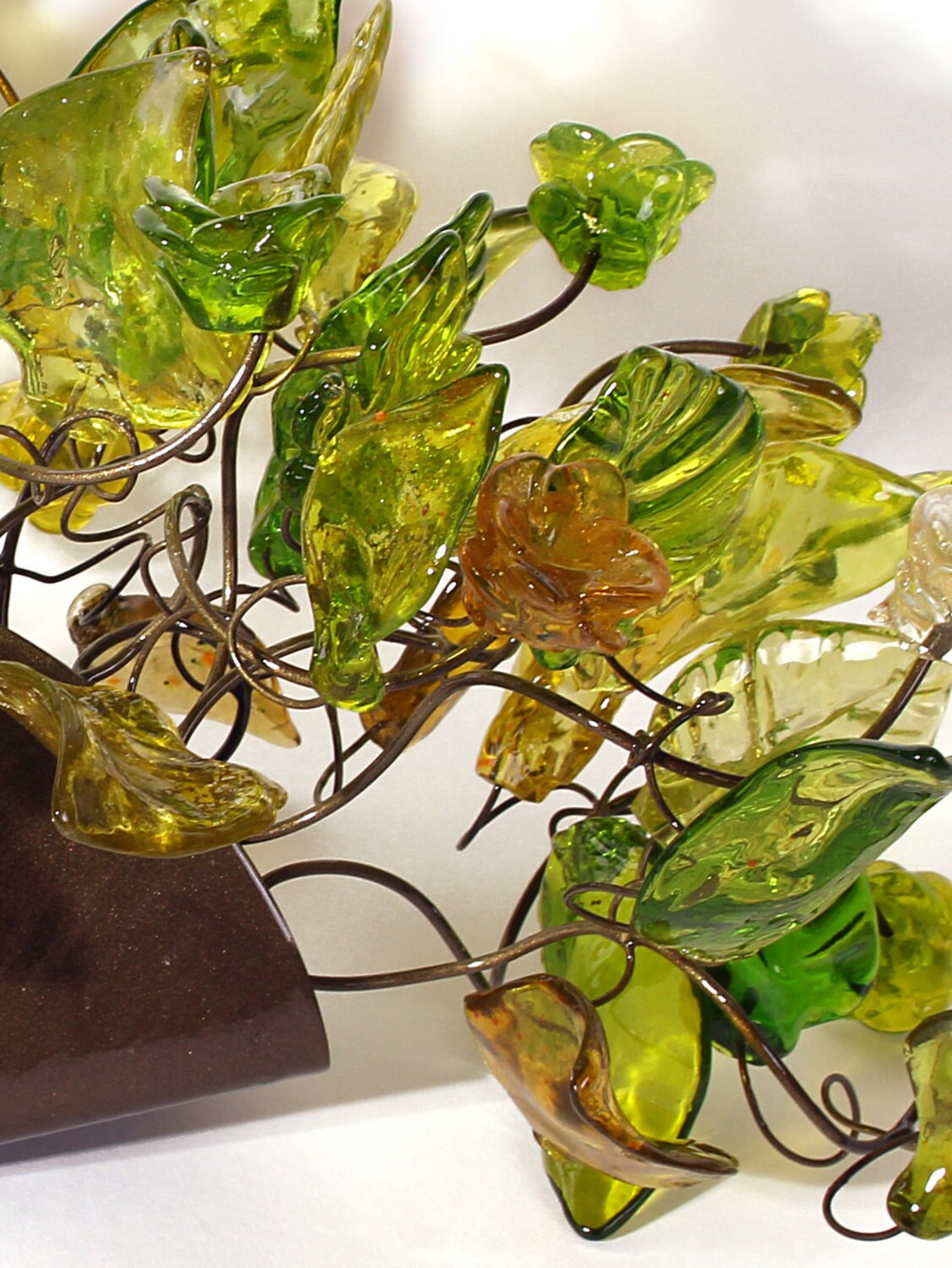 Green Floral Wall Sconce: Handmade Resin Leaves, Bronze Base
