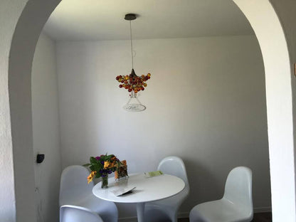 Floral Chandelier: Resin Flowers & Leaves, Warm Color Lighting