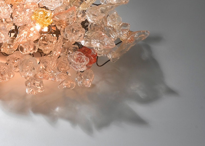 Wall sconce lighting with Natural colors of flowers and leaves - decorative wall sconces light.